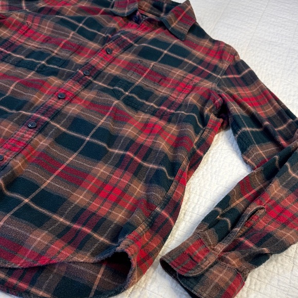 Men's J CREW Medium Plaid Flannel Shirt Long sleeve button - Picture 2 of 4